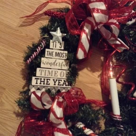 Christmas wreath - Picture 2 of 3